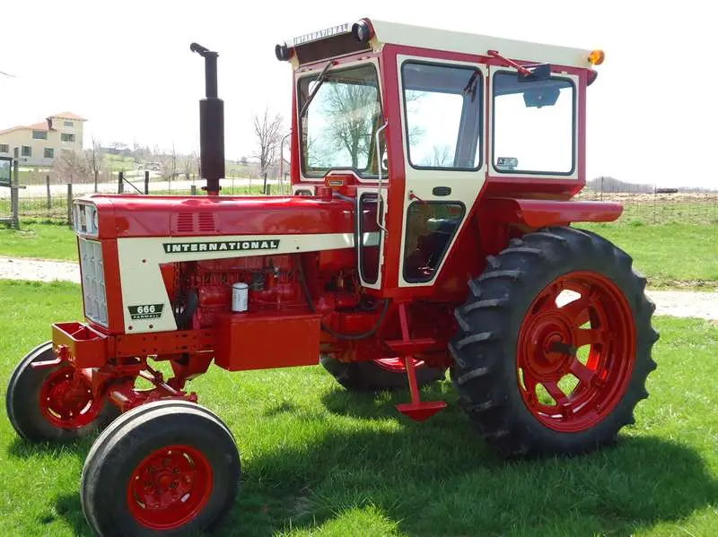 Case Ih 666 Tractor Official Operator's Manual 1