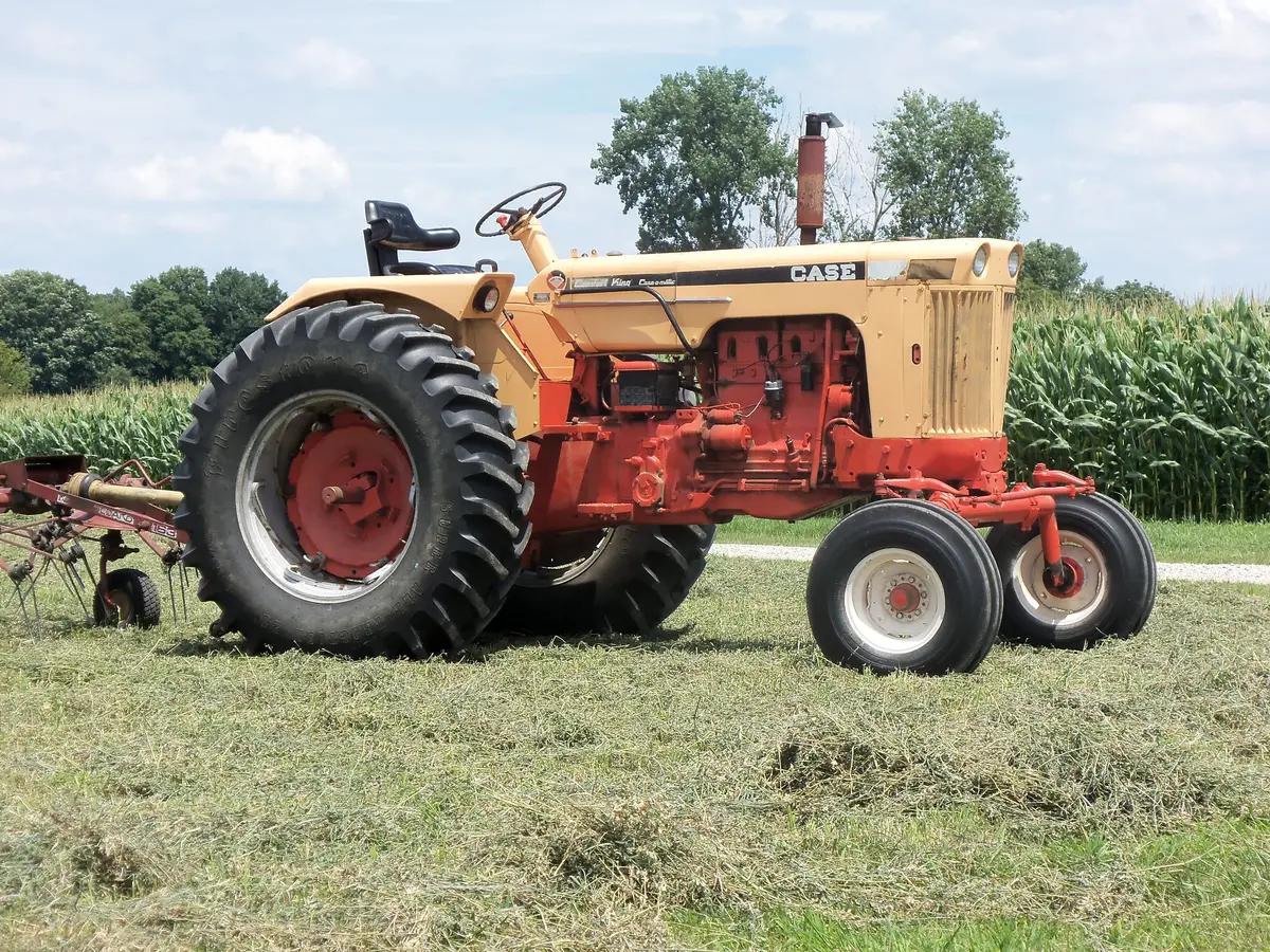 Case Ih 730 & 830 Series Wheel Tractors Gasoline - Lp Gas Case-O-Matic Drive Official Operator's Manual 1