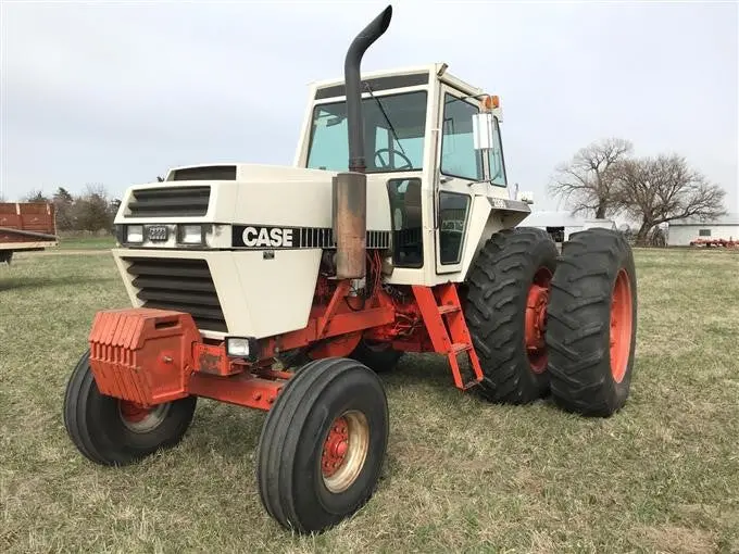 Case Ih 2390 Tractors Official Operator's Manual 1