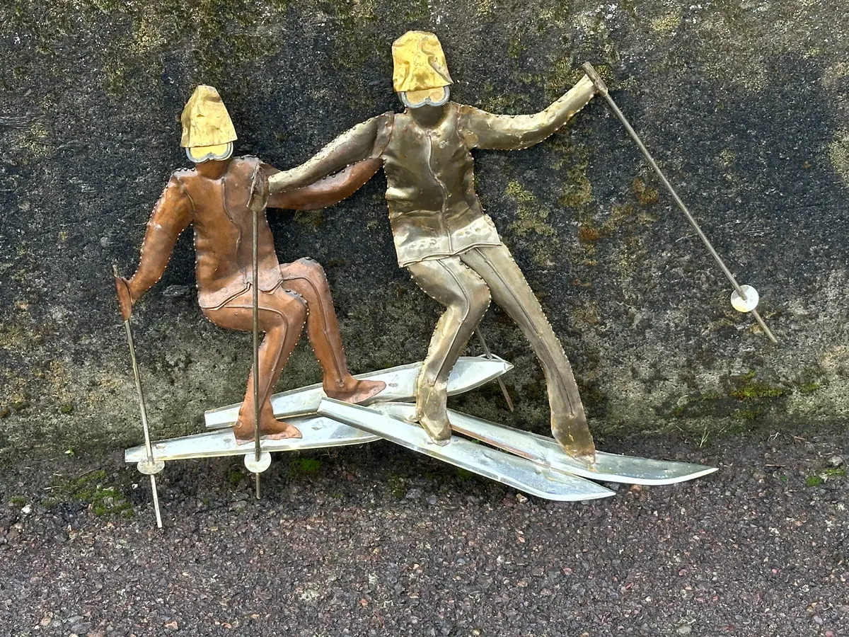 Art Deco Skiers Metal Wall Art 2