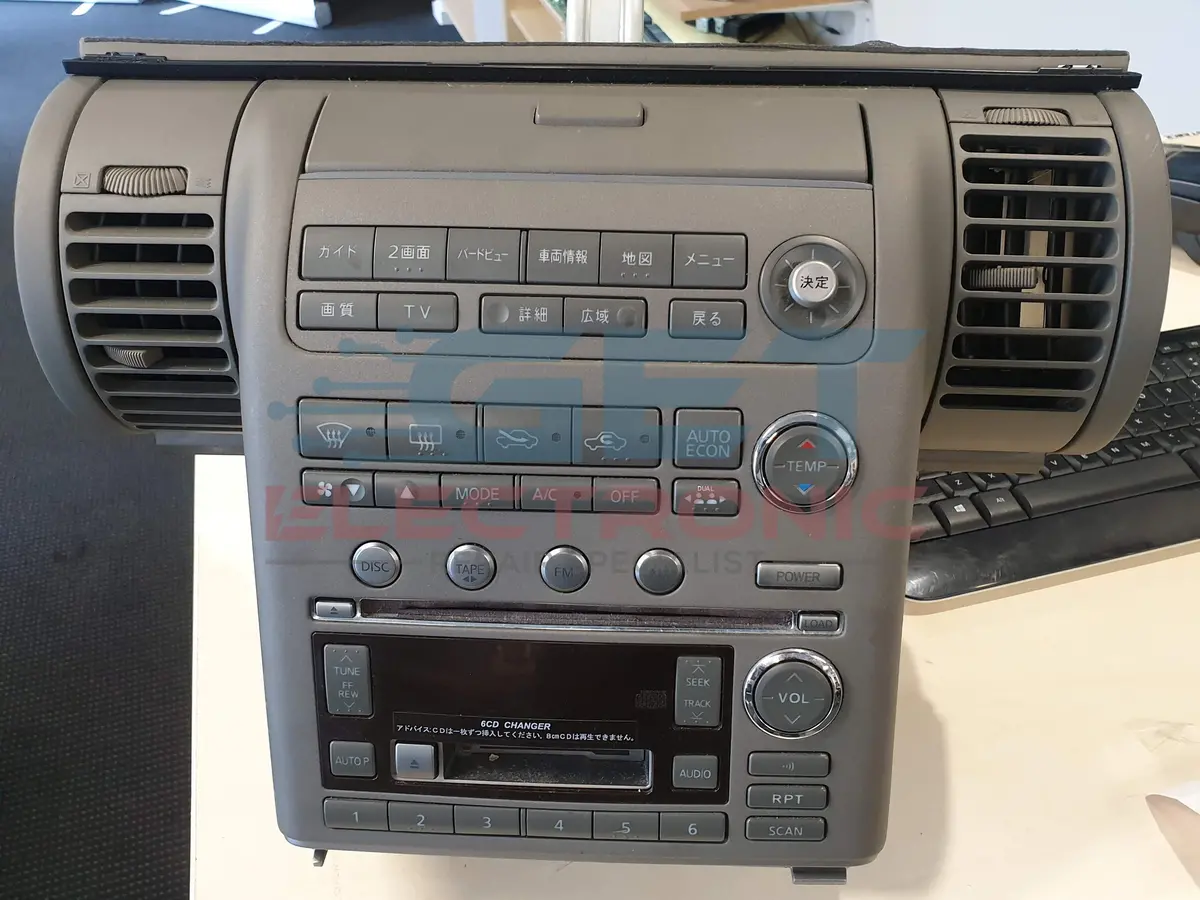 Nissan Center Radio/Climate Control Failing 2001 - 1
