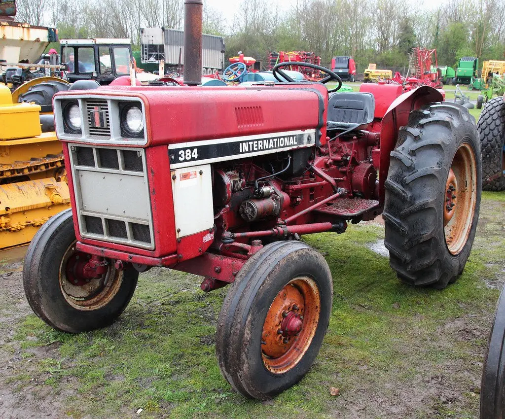 Case Ih 384 Tractor Official Operator's Manual 1