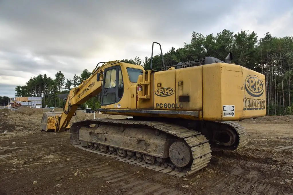 Komatsu Pc600lc-6 Excavator Official Workshop Service Repair Manual 1