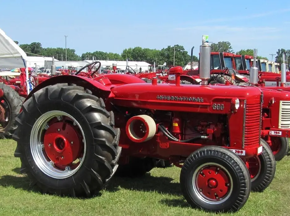 Case Ih International 600 Diesel Tractor Official Operator's Manual 1