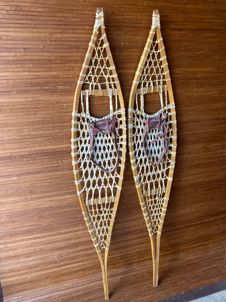 Pointed Tip Wood Snowshoes (Ojibway) With Lace & Leather Bindings 1