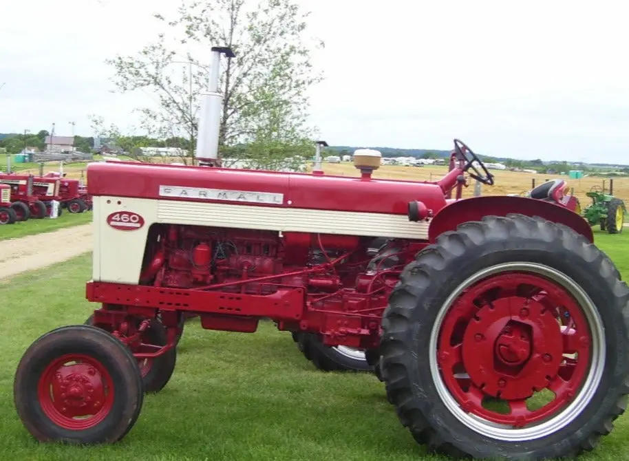 Case Ih Farmall 460 560 & International 560 Tractors Official Operator's Manual 1