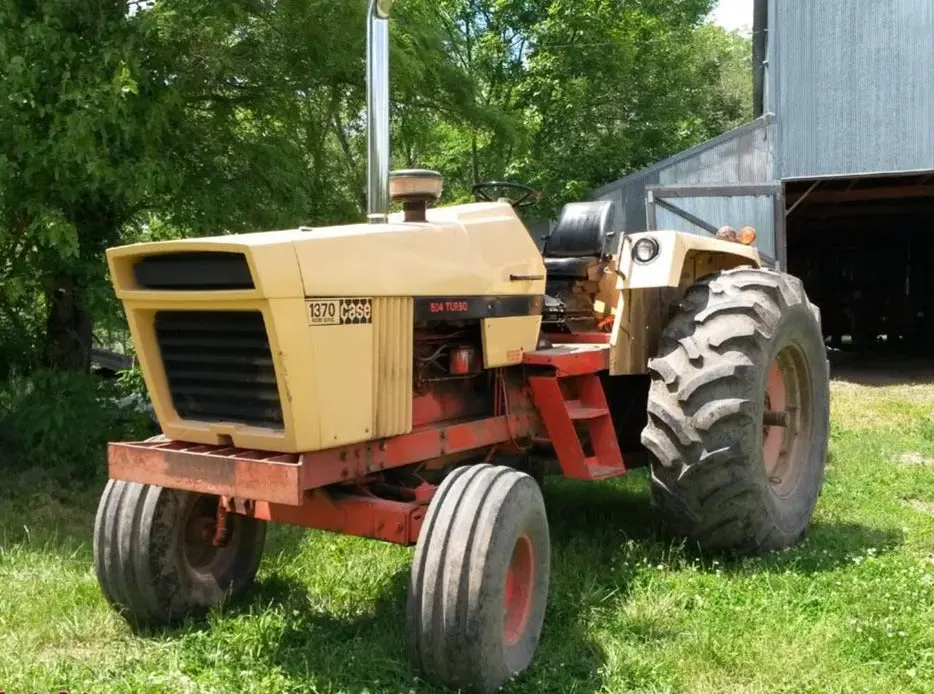 Case Ih 1370 Tractor Official Operator's Manual 1