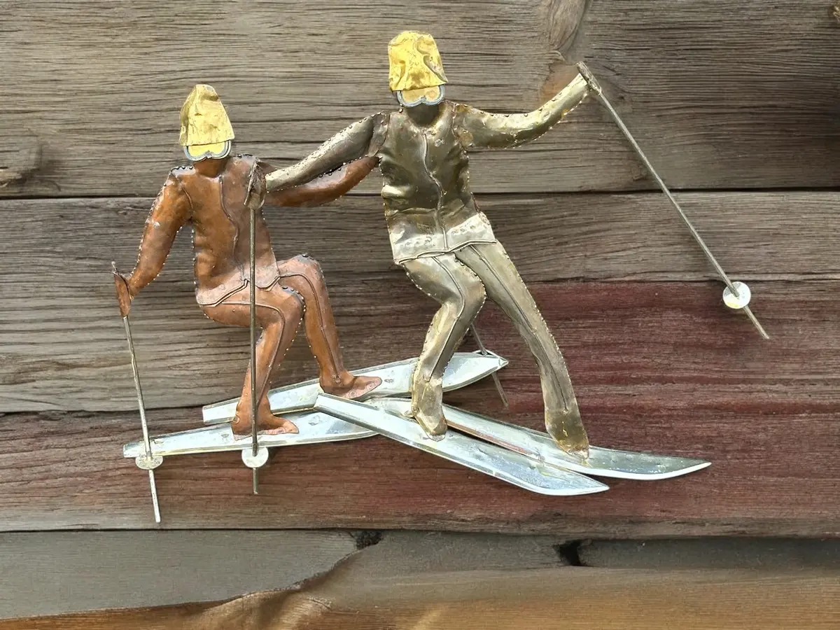 Art Deco Skiers Metal Wall Art 1