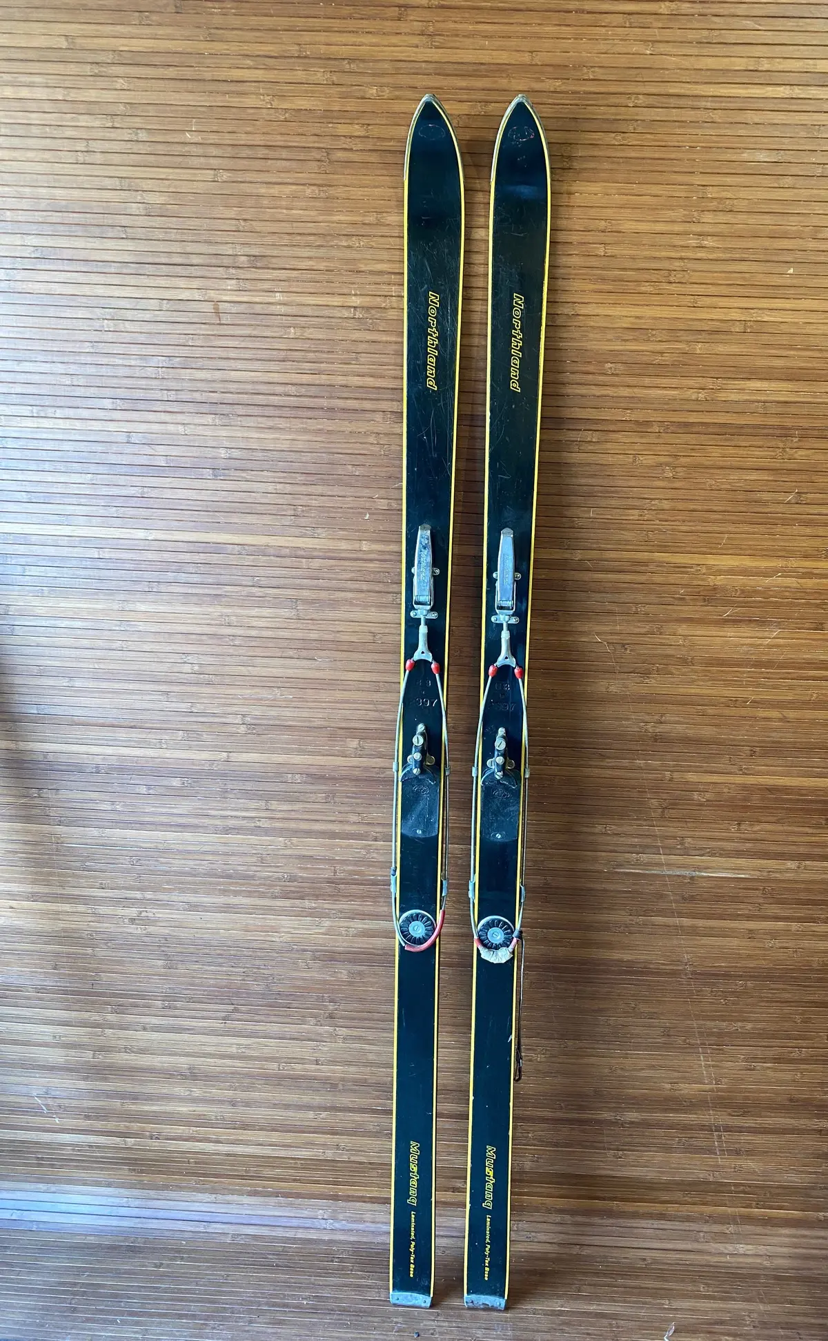 Vintage Northland Mustang Skis 1
