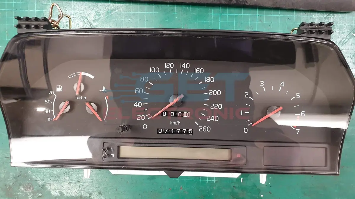 Volvo 850 Instrument Cluster Repair – Odometer Not Increasing 1