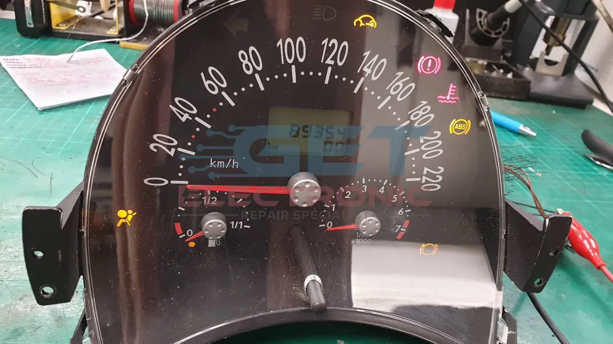 Vw Beetle Instrument Cluster Repair – Gauge Motor & Cold Start Faults 1