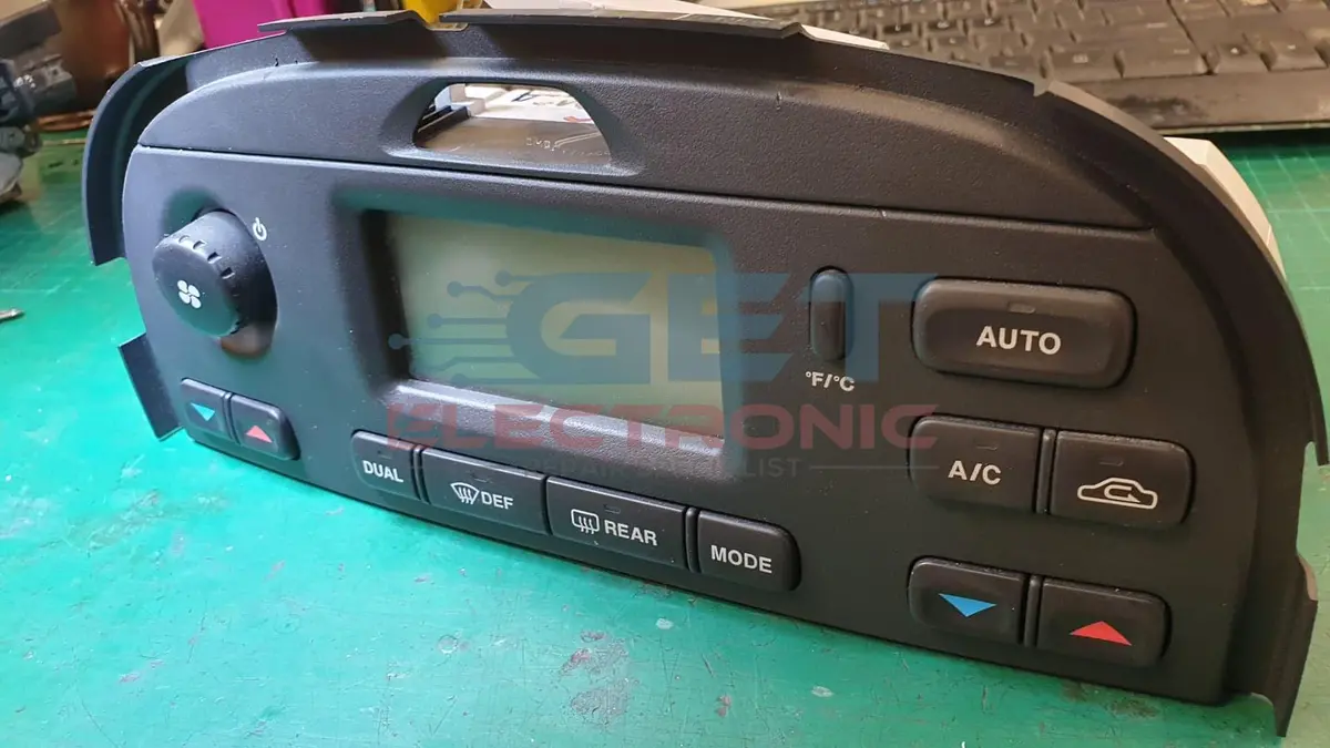 ❄️ Jaguar S-Type Climate Control Panel Repair (2003–2005) 1