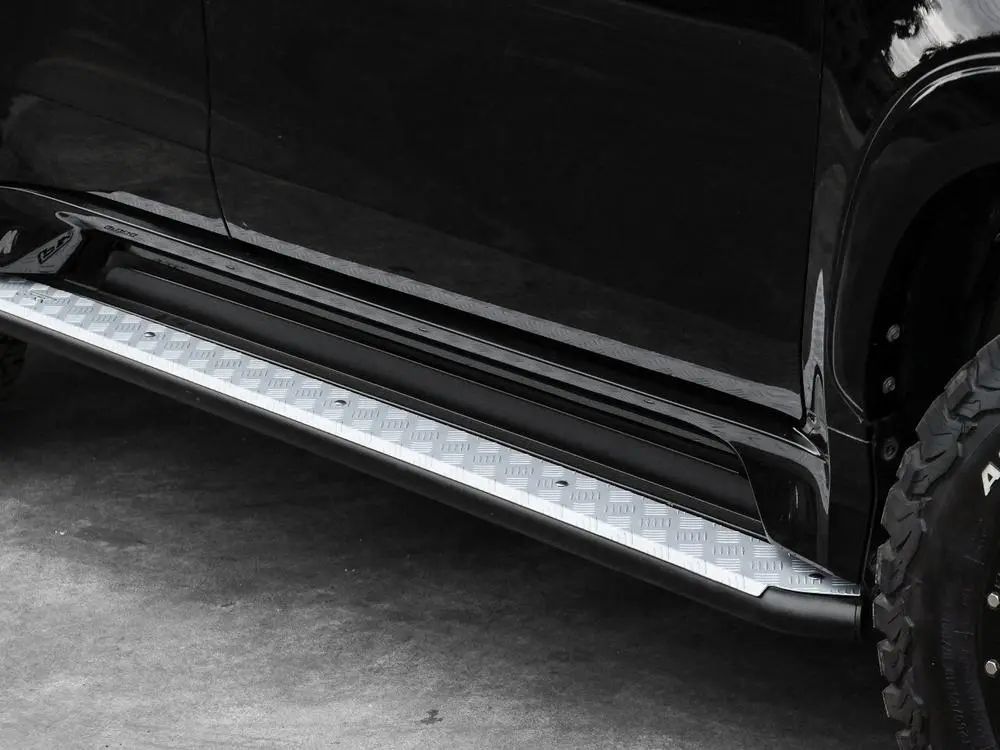 Piak Side Step (Roader, Silver) For Mitsubishi Pajero Sport (10/2016 On) 1