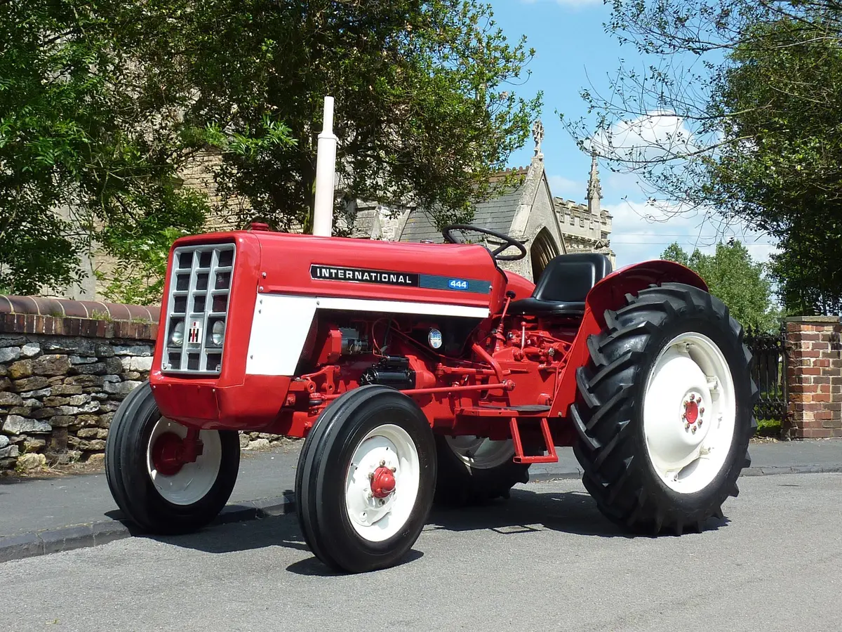 Case Ih International 444 Tractor Official Operator's Manual 1