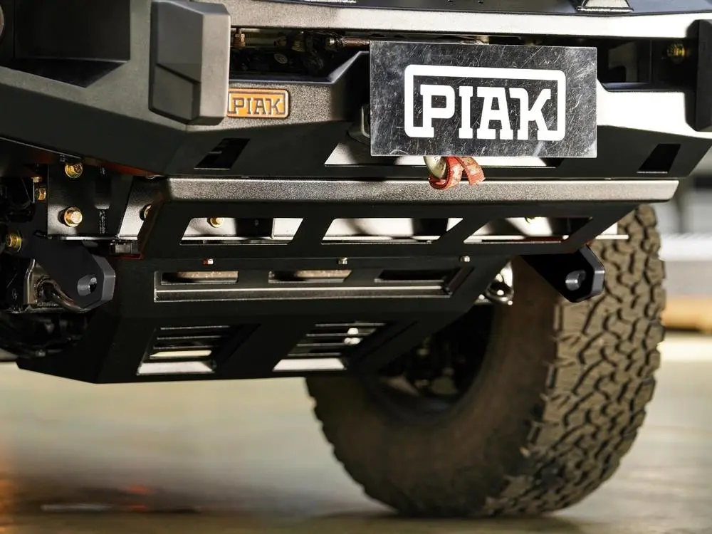 Piak Elite Non Loop Bar For Toyota Hilux (5/2020 To 7/2024) 2