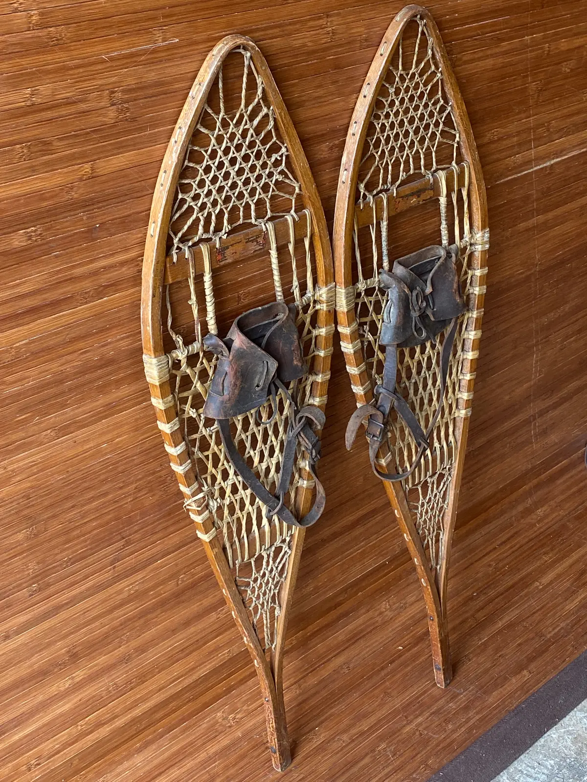 Vintage W.F Tubbs Snowshoes (Boys And Misses) 2