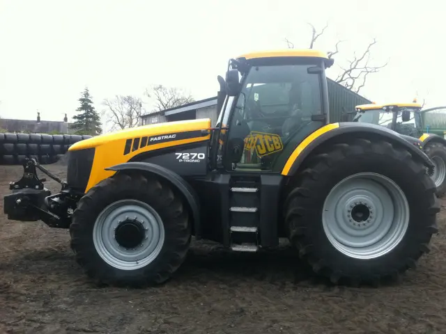 Jcb 7170 7200 7230 7270 Fastrac Workshop Service Repair Manual 1