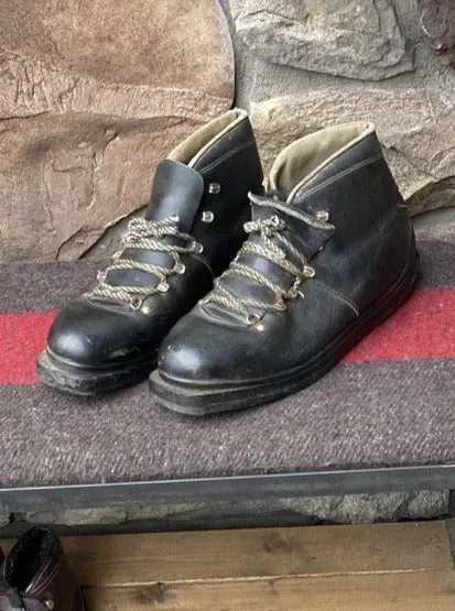 Vintage Leather Ski Boots - Black 1