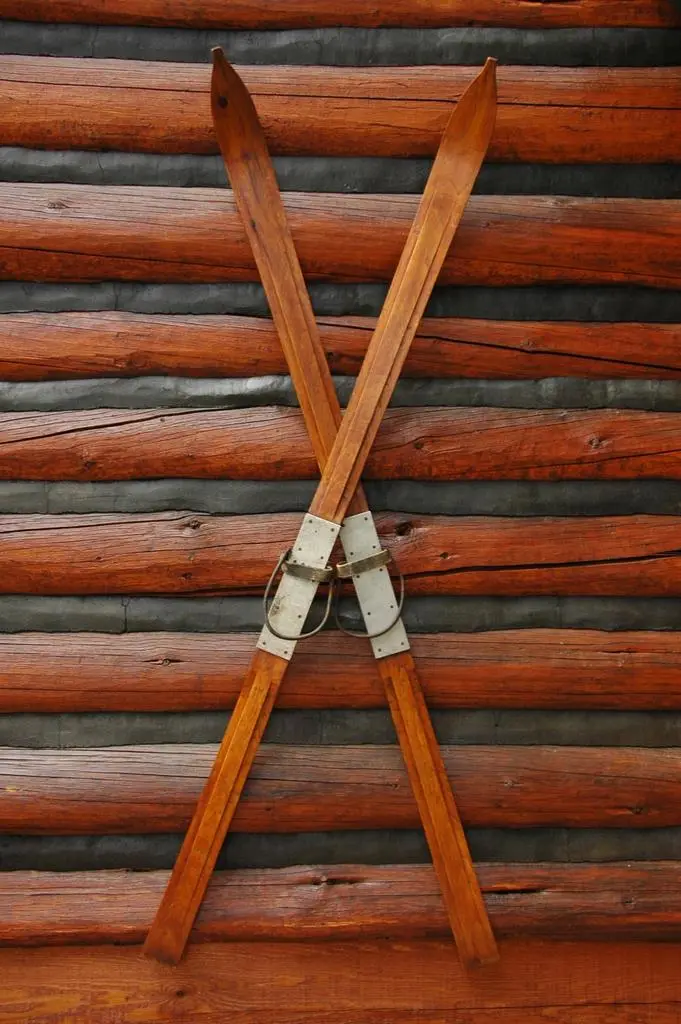 Antique Hand Carved Ridgetop Skis 1