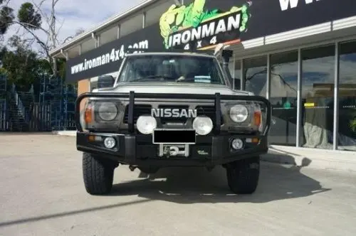 Deluxe Commercial Bull Bar To Suit Nissan Patrol Y60 Gq Wagon And Coil Cab 1
