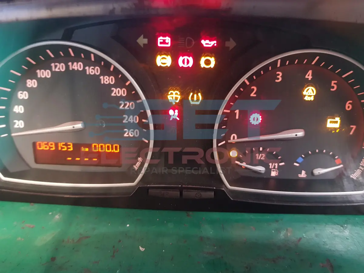 Bmw X3 Instrument Cluster Repair – Flickering When Cold 1