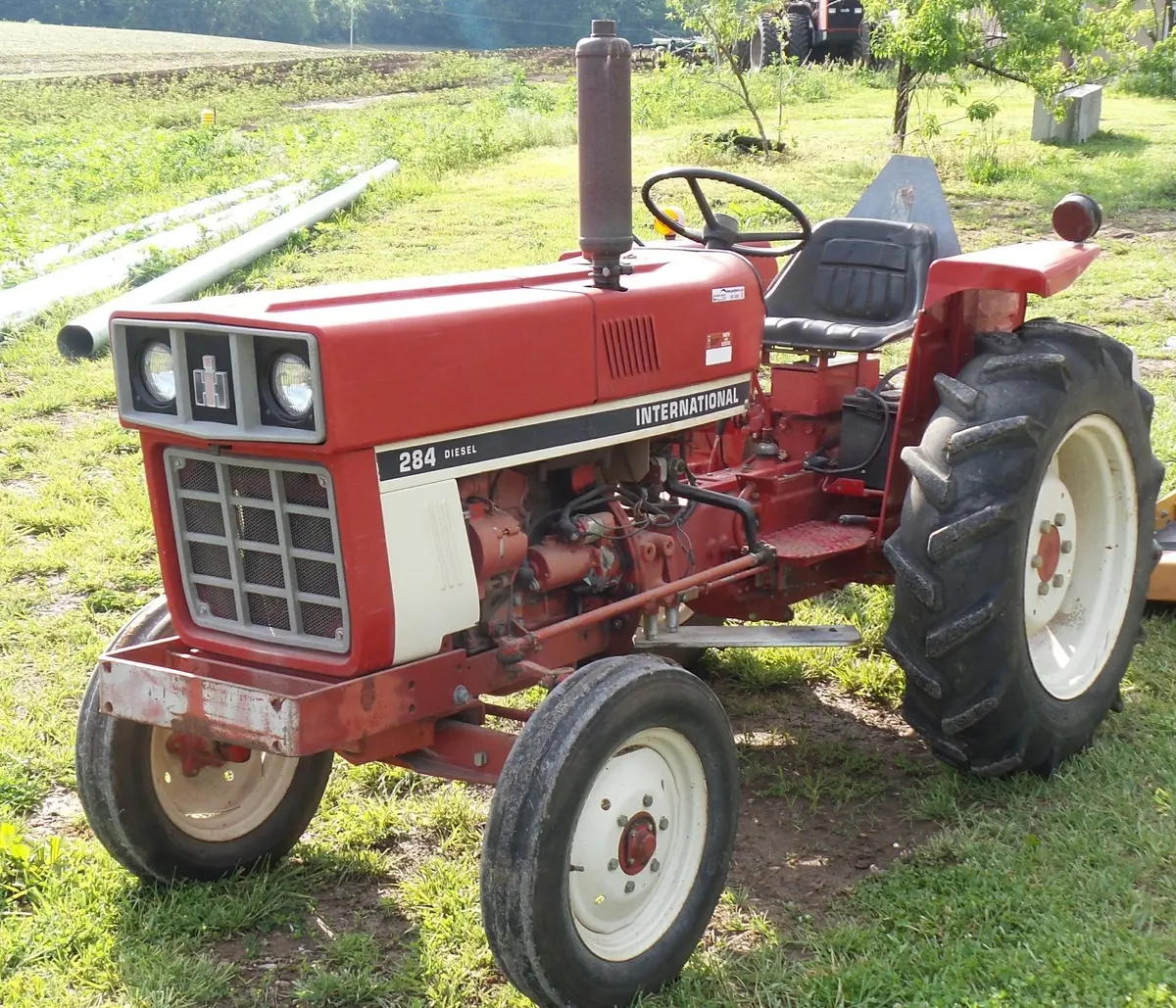 Case Ih 284 Tractor Official Operator's Manual 1
