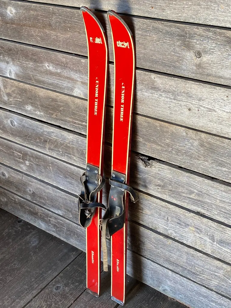 Vintage Junior Skis - Chalet 1