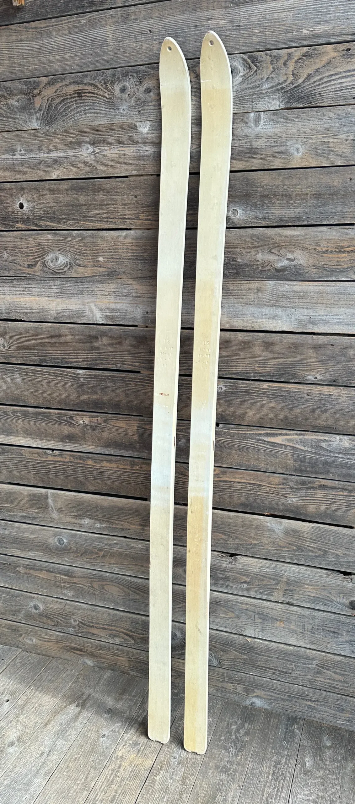 Vintage 10Th Mountain Division Skis - Unmounted 1