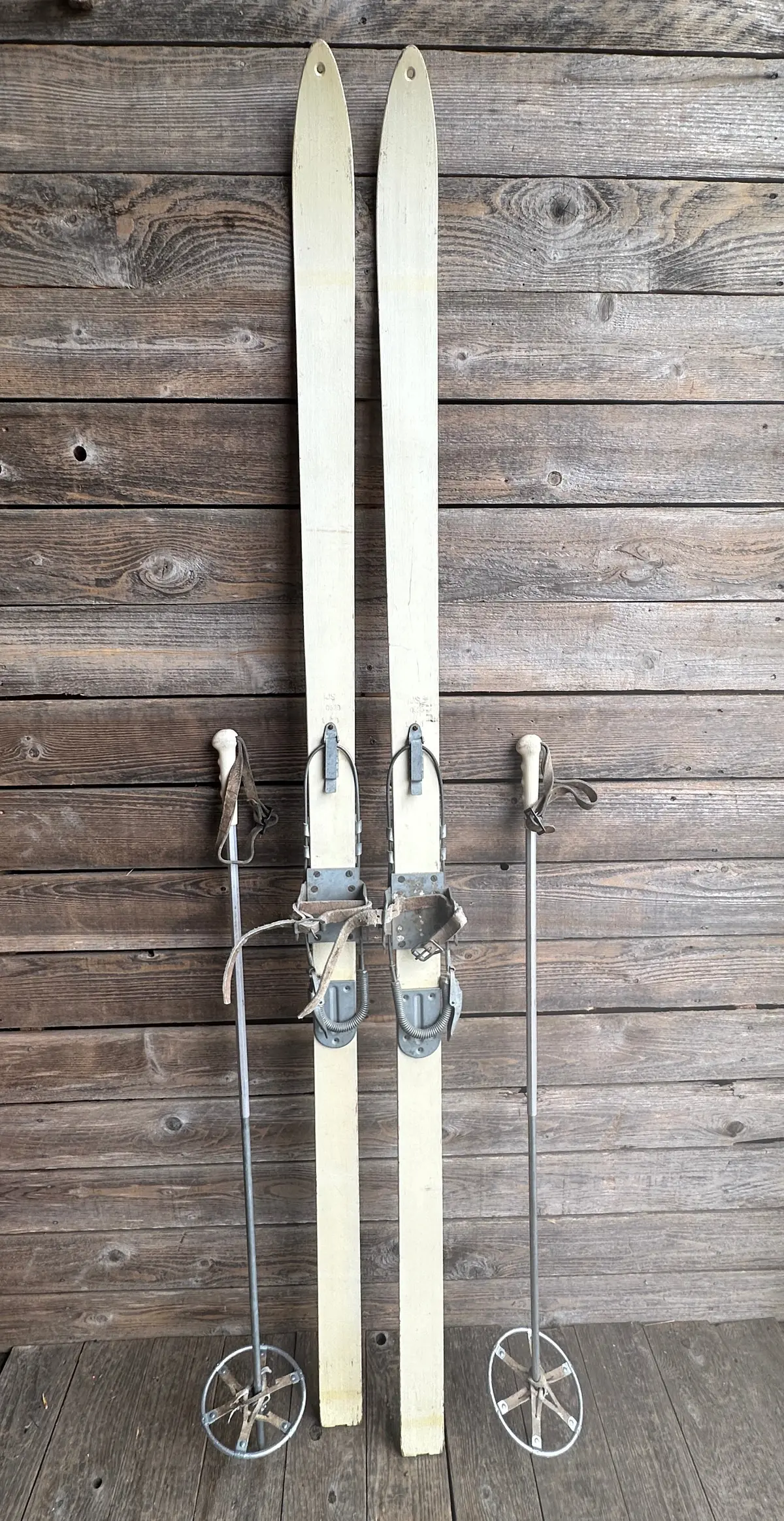 Vintage 10Th Mountain Division Downhill Skis With Poles 1