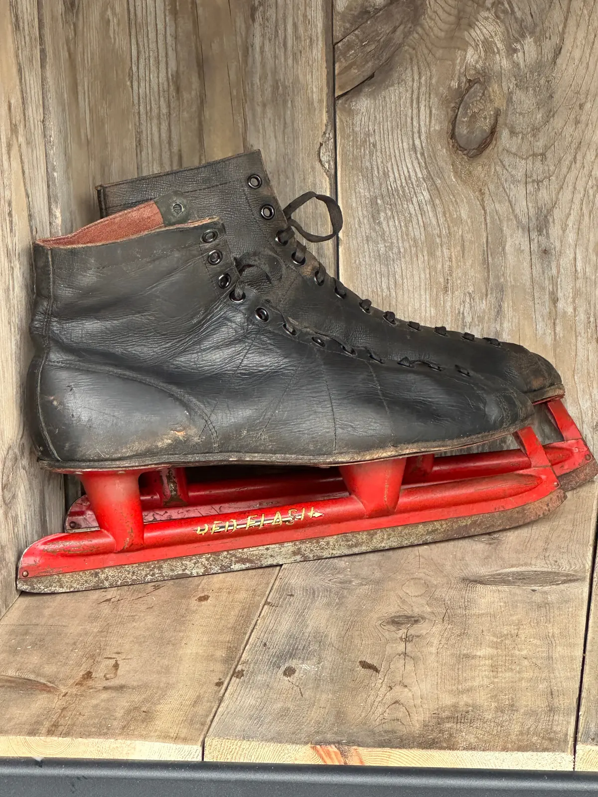 Vintage Red Flame Mens Ice Hockey Skates 1