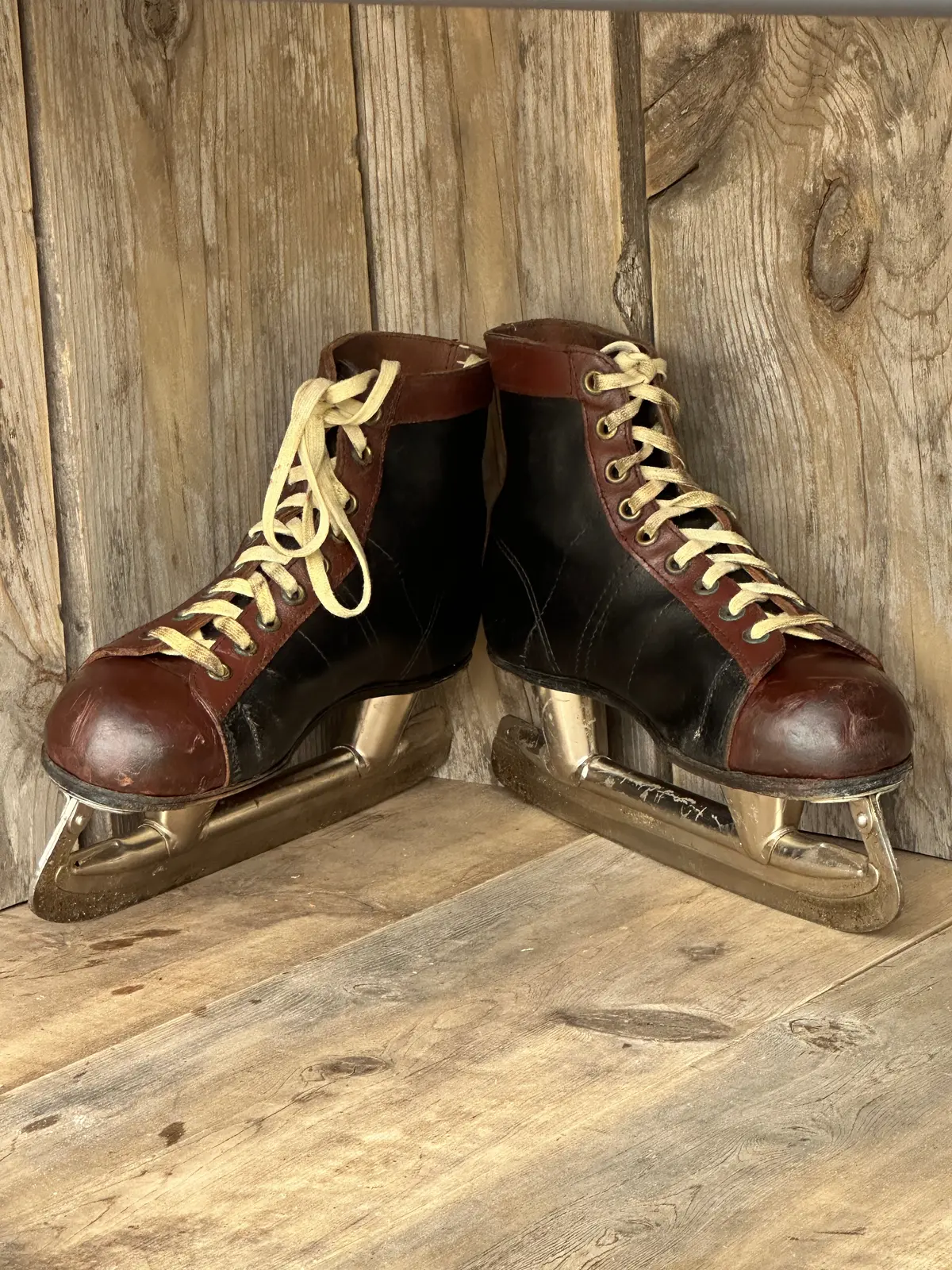 Vintage Ccm Leather Skates 1