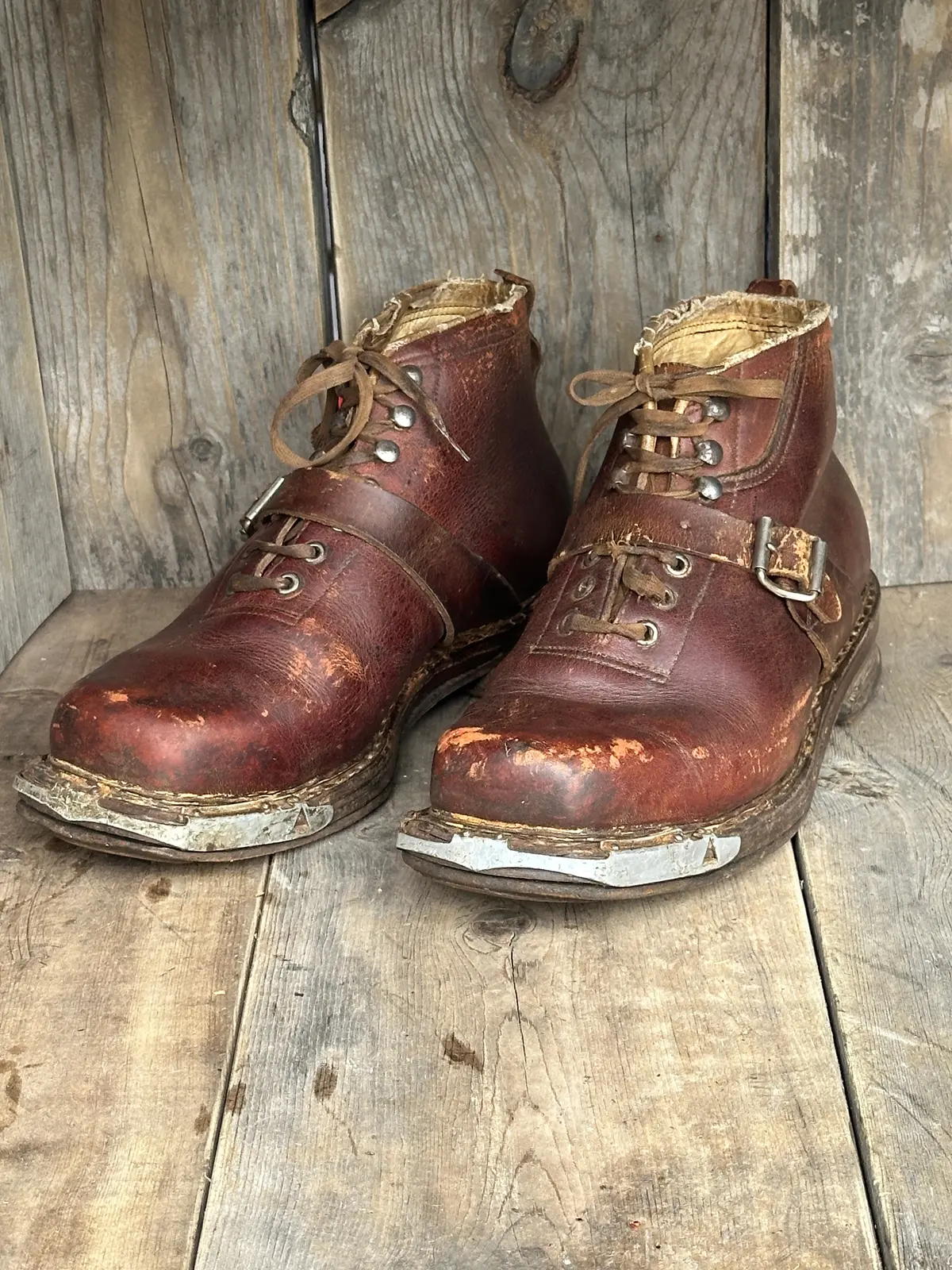Classic Ski Boots - Vintage Leather 1