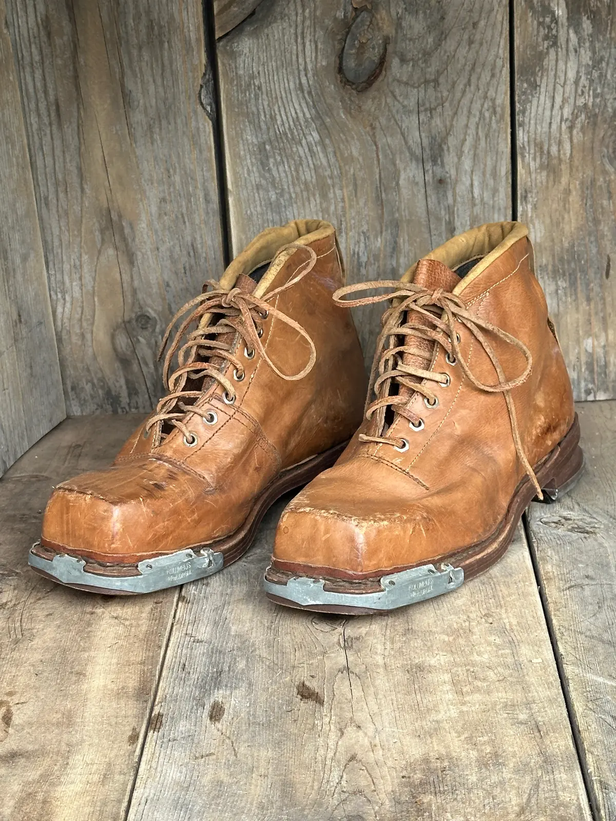 Vintage Square Toe Leather Ski Boots 1