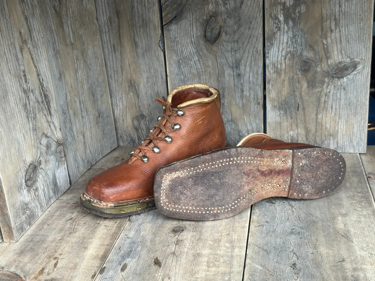 Vintage Brown Leather Ski Boots 1