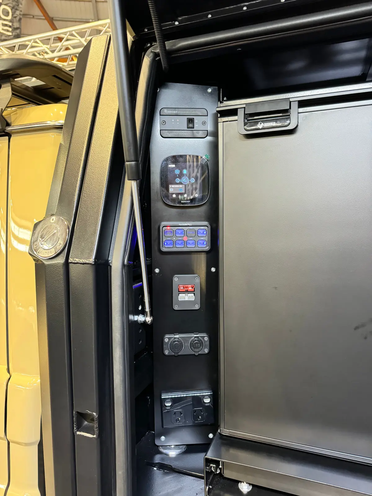 79 Series Tourer 12 Volt Package With 200Ah Slimline Battery 1