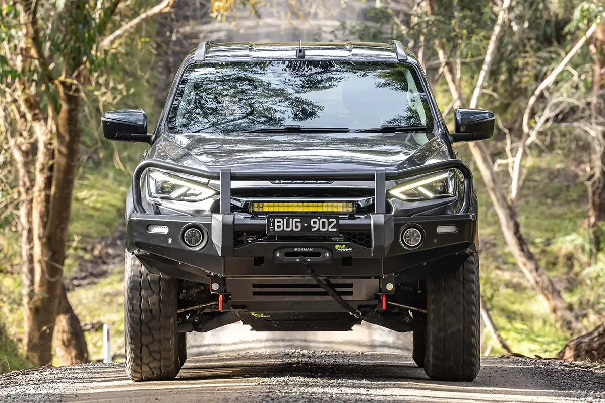 Deluxe Commercial Bull Bar To Suit Isuzu Mu-X 2014 To 2/2107 1