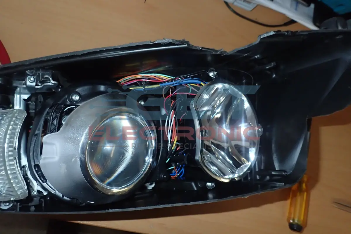 Headlight Repair Service 2