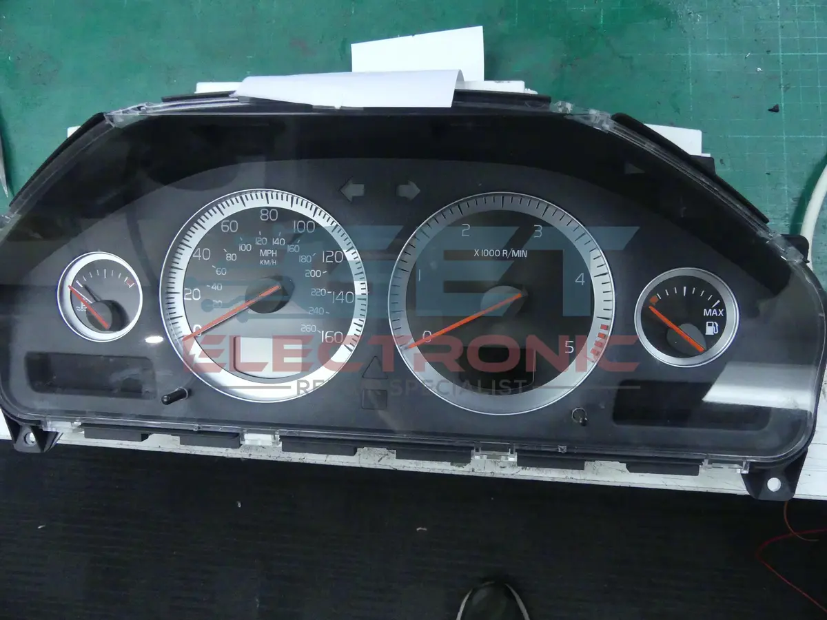 Volvo Xc90 Instrument Cluster  Repair 1