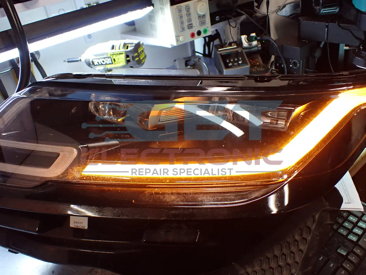 Landover  Discovery Headlight Repair 1