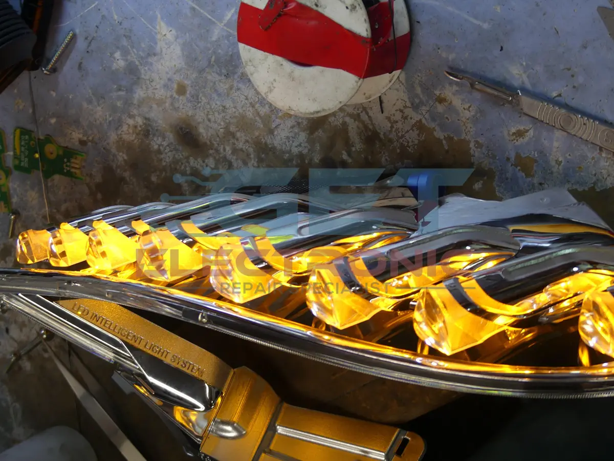 Mercedes E-Class W212 Headlight Repair – Amber Indicator Fault 1