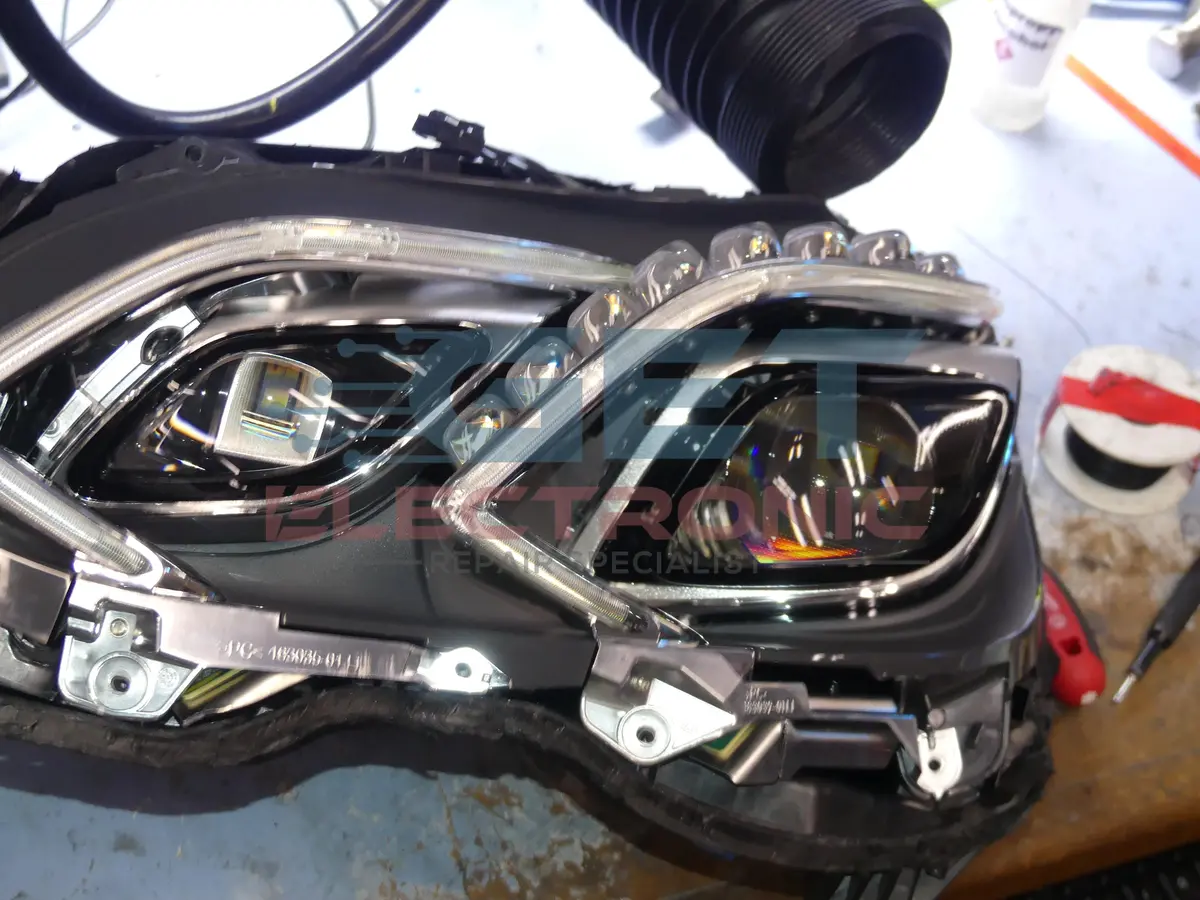 Mercedes E-Class W212 Headlight Repair – Amber Indicator Fault 2