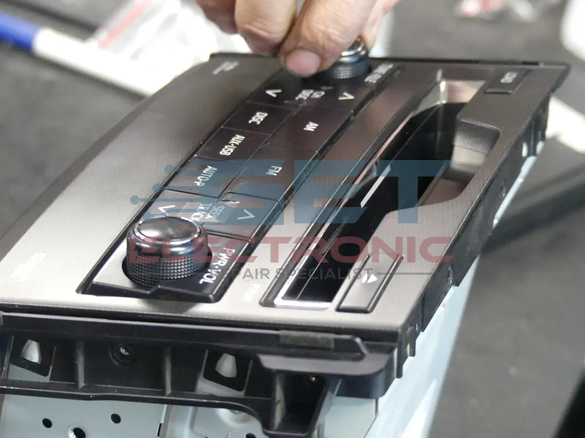 Toyota Infotainment Volume/Select Knob - Intermittent 1