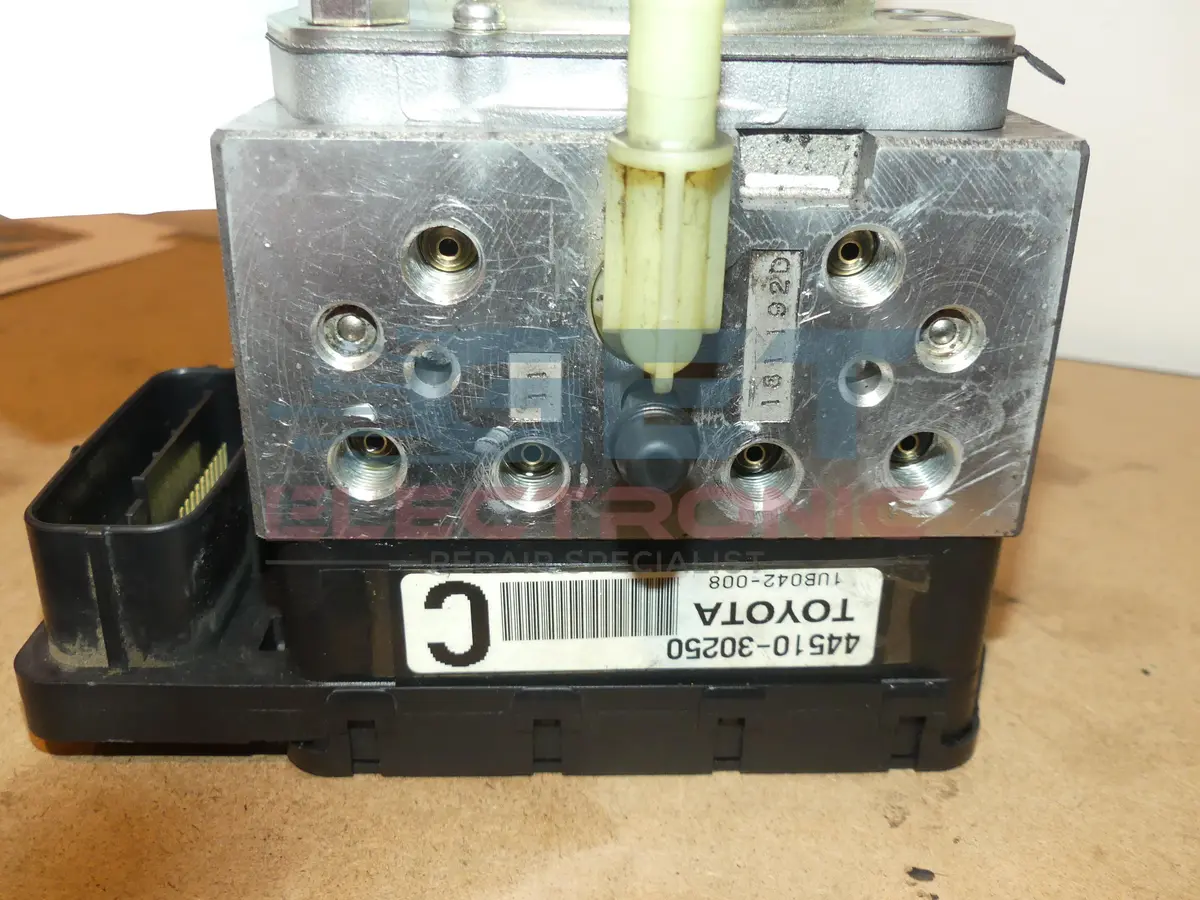 Toyota Estima Camry Hybrid Majesta Abs Brake Control Pump Module 44510-30250 2