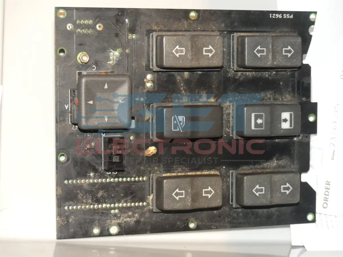 Landrover - Range Rover  Window Switch - Water Damage 1