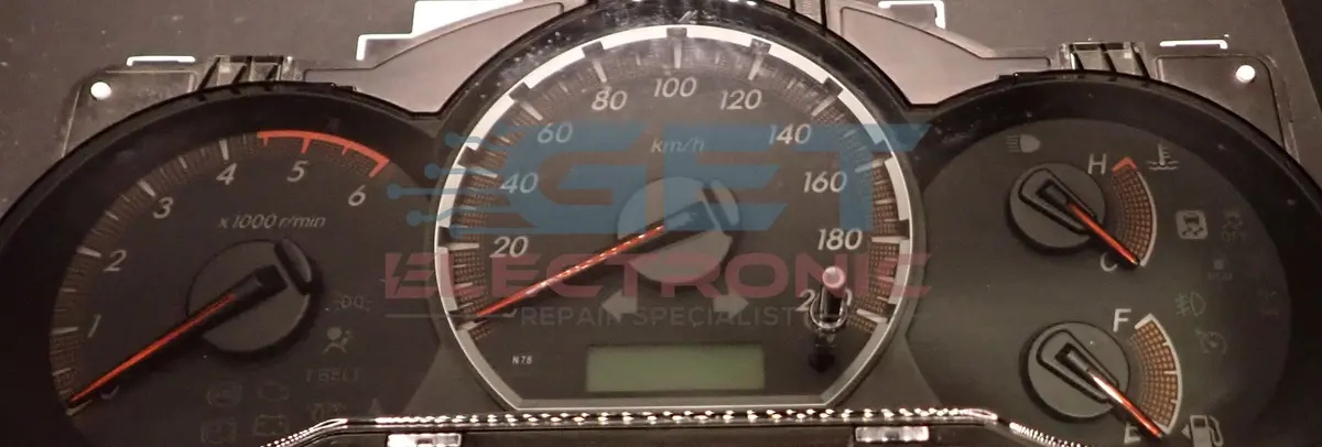Hilux Instrument Cluster - 83800-Fc660 - Odometer Failure - Flashing Odometer 1