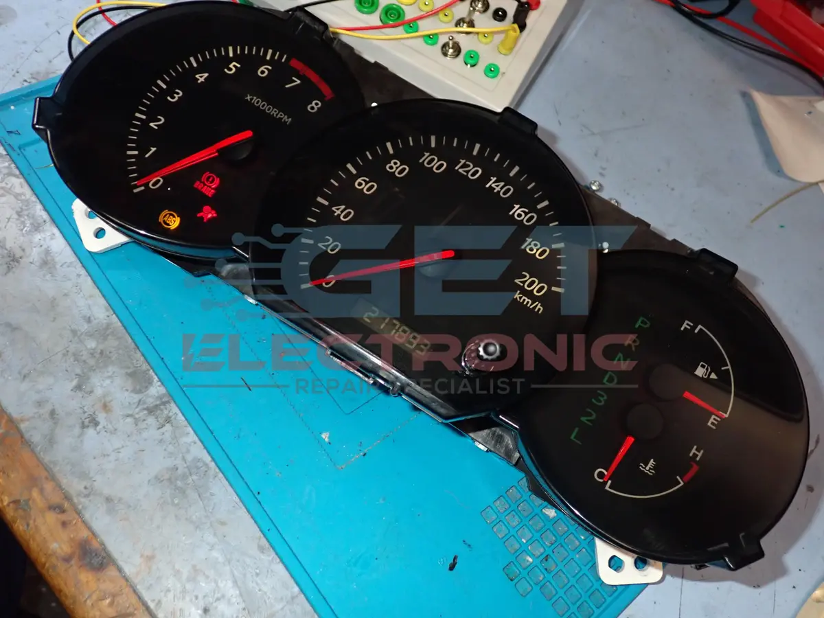 Suzuki Grand Vitara Instrument Cluster Repair – Intermittent Power, Comms & Gauge Faults 1