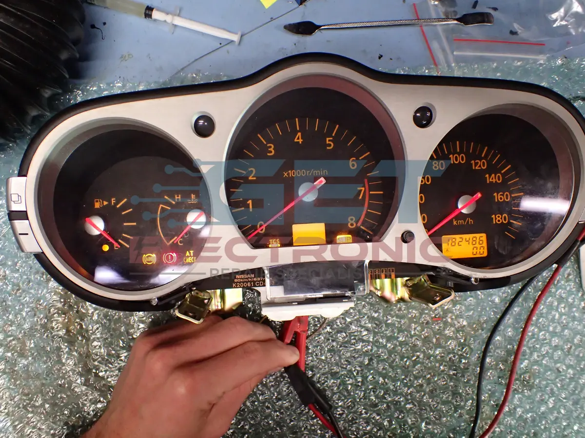 Nissan 350Z Instrument Cluster Repair – Srs Light Issues & Display Faults (Vq35de) 1