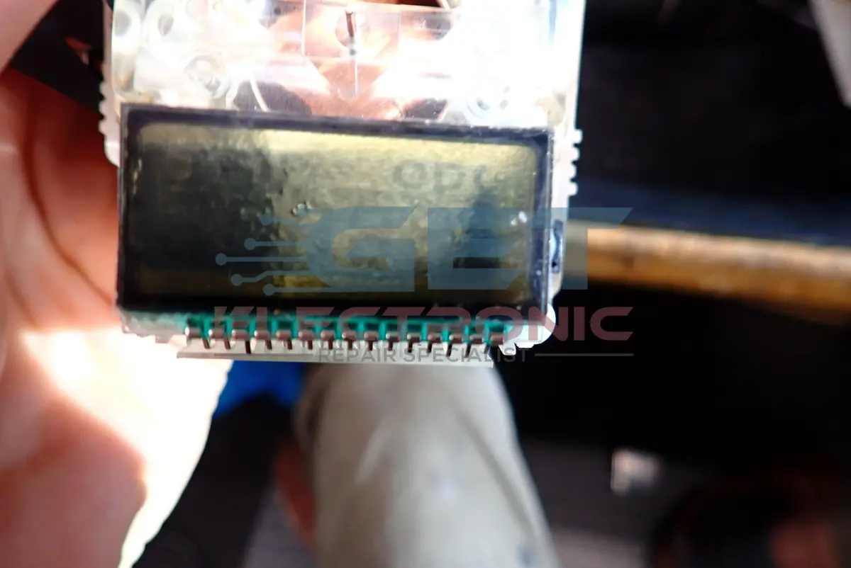 L200  Instrument Cluster Bad Odomter 1
