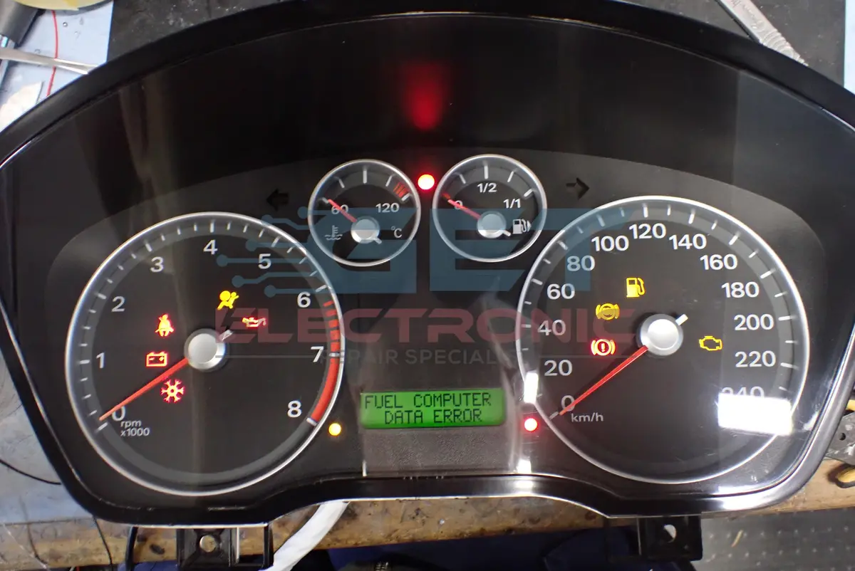 Ford Focus Instrument Cluster Repair – Intermittent Faults 1