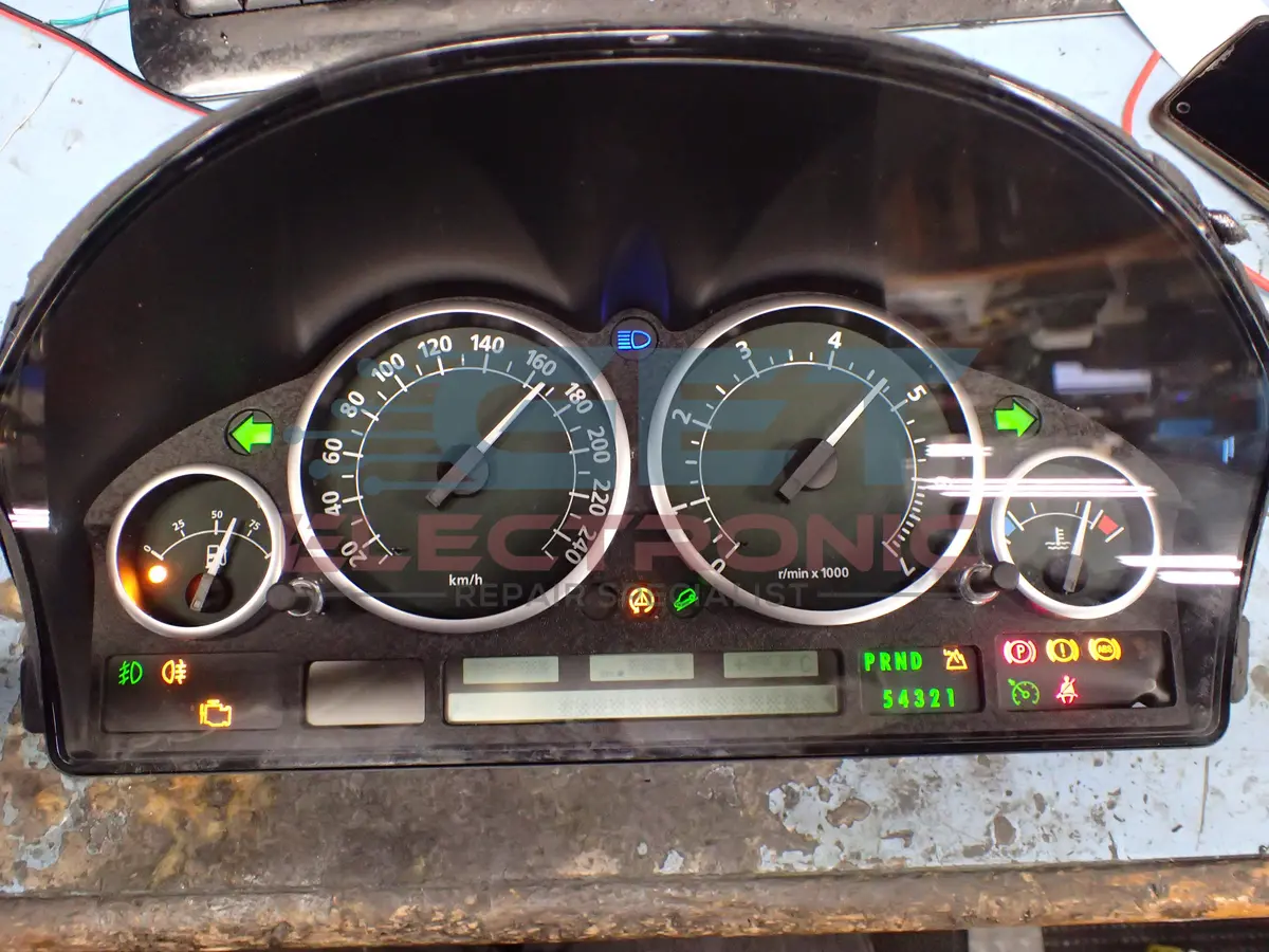 Land Rover, Range Rover Instrument Cluster Lcd Replacment. 1
